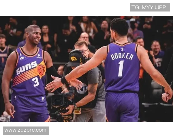 保罗与教练激烈争执引发冲突升级球场内外局势愈发紧张